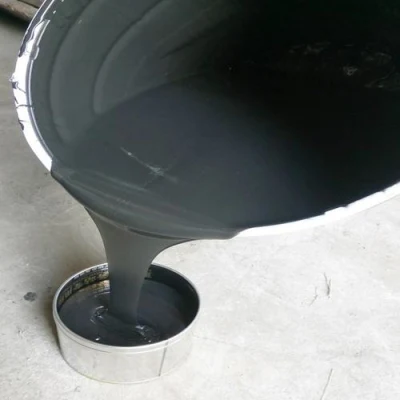 Membrana líquida cementosa modificada con polímero para baño